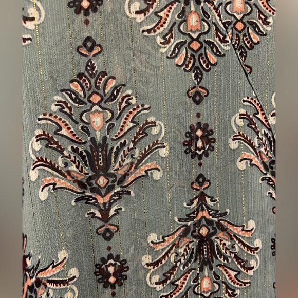 Like new top - Picture 7 of 7